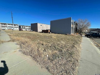 700 Badger Ln, Mills, WY 82604