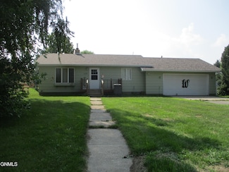 117 Summit St, Underwood, ND 58576