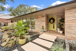 7722 Braeburn Valley Dr, Houston, TX 77074