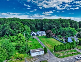 896 Main Rd, Tiverton, RI 02878