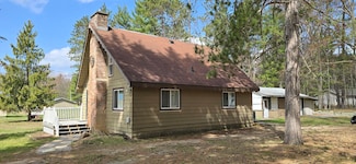 109 Woodcrest Dr, Roscommon, MI 48653