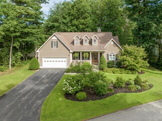 10 Long Cove Dr, Old Orchard Beach, ME 04064