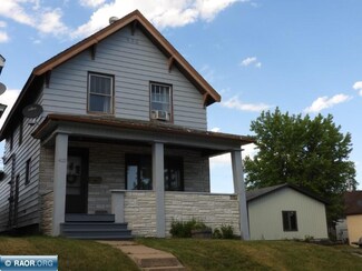 422 3rd St NW, Chisholm, MN 55719