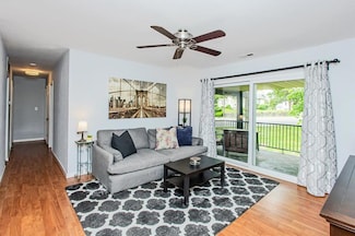 10077 N Bunker Hill Dr Unit F, St. Louis, MO 63123
