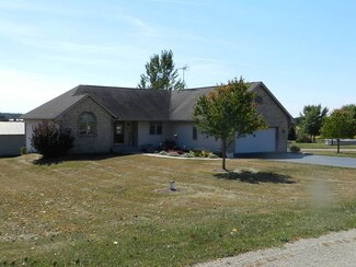 8083 E Berry View Dr, Stillman Valley, IL 61084