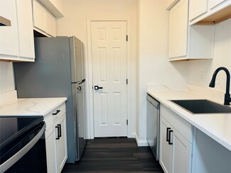 8100 Creekbend Dr Unit 192, Houston, TX 77071
