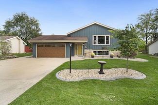 S73W16773 Briargate Ln, Muskego, WI 53150