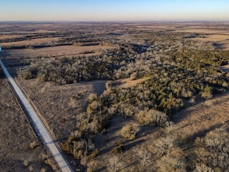 14975 Texas Rd, Kincaid, KS 66039
