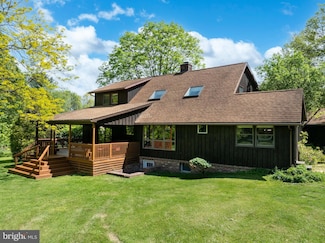 27 Mahala St, Port Matilda, PA 16870