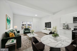 705 S 60th St, Philadelphia, PA 19143