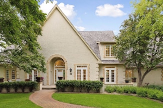 490 Old Long Lake Rd, Wayzata, MN 55391