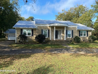 380 A I Taylor Rd, Richlands, NC 28574