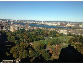 2 Avery St Unit 34D, Boston, MA 02111