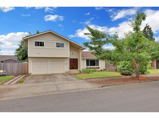 681 71st St, Springfield, OR 97478