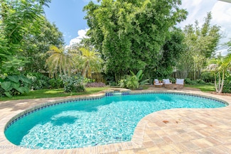 622 Cherry St, Neptune Beach, FL 32266
