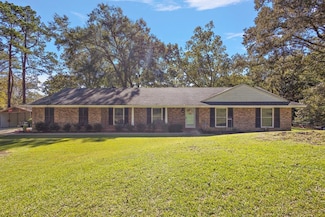 165 Lake Circle Dr, Vicksburg, MS 39180