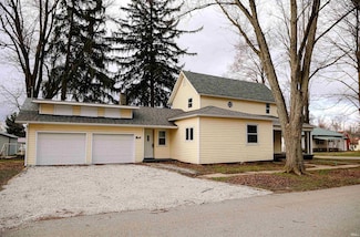201 E Oak St, Kewanna, IN 46939