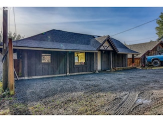 565 E 6th St, Coquille, OR 97423