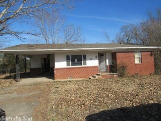 107 E Harrison St, Beebe, AR 72012