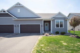 1588 Southpoint Dr, Hudson, WI 54016