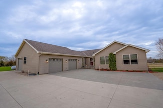 19279 Highway 71 NE, New London, MN 56273