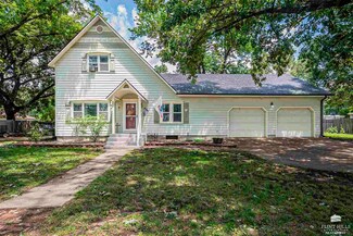 205 E 4th St, Solomon, KS 67480