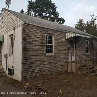 413 Poplar St, Lakehurst, NJ 08733