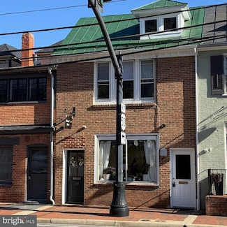 18 1/2 S Braddock St, Winchester, VA 22601