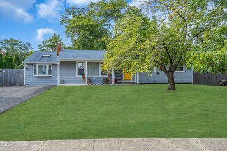 1041 Lucy Ln, Toms River, NJ 08753