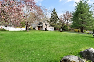 23 Kathleen Ln, Mount Kisco, NY 10549