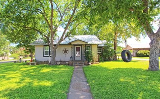 217 E Rainey St, Mason, TX 76856