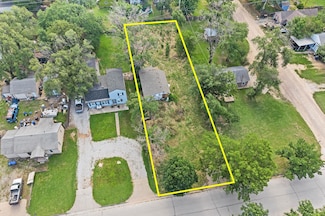 602 N Flora St, Wichita, KS 67212