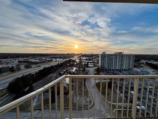 40 N Tower Rd Unit 14B, Oak Brook, IL 60523