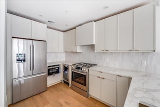 418 Monroe St Unit 201, Hoboken, NJ 07030