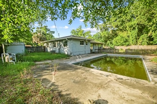 907 Montclair Rd, Pensacola, FL 32505