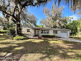 2206 Gillis St, Palatka, FL 32177