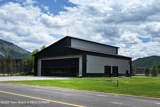 868 Diamandis Dr, Alpine, WY 83128