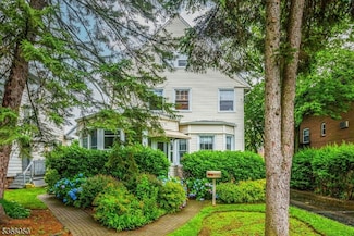81 Grove St Unit 1, Montclair, NJ 07042