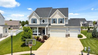 1242 Scarlet Oak Dr, Tipp City, OH 45371