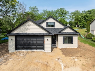 2529 Elmcroft Dr SW, Rochester, MN 55902