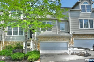 3 Skyview Dr, North Haledon, NJ 07508