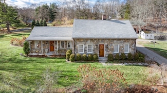 40 Plaster House Rd, Southbury, CT 06488