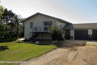 3145 111e Ave SW, Dickinson, ND 58601