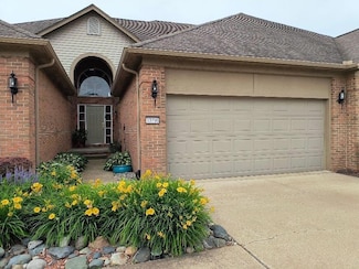 33796 Michigamme Dr Unit 34, Chesterfield, MI 48047