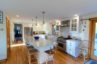 17 Old Coach Rd, West Tisbury, MA 02575