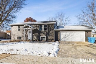 809 14th Ave, de Witt, IA 52742