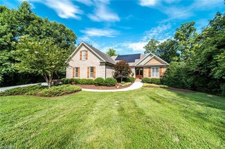 6025 Fox Trail Dr, Walnut Cove, NC 27052