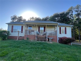 663 Rabbit Ridge Dr, Lexington, NC 27292