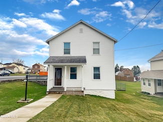 861 8th St, Colver, PA 15927