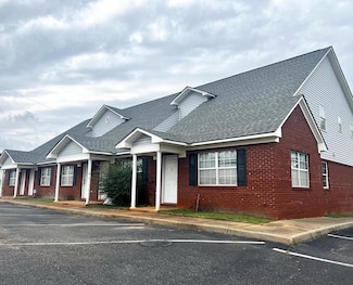 608 E Elm St, Troy, AL 36081